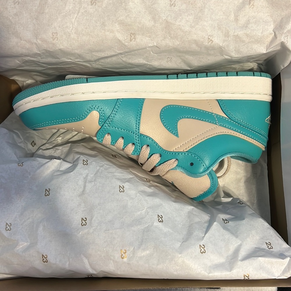 wmns air jordan 1 low